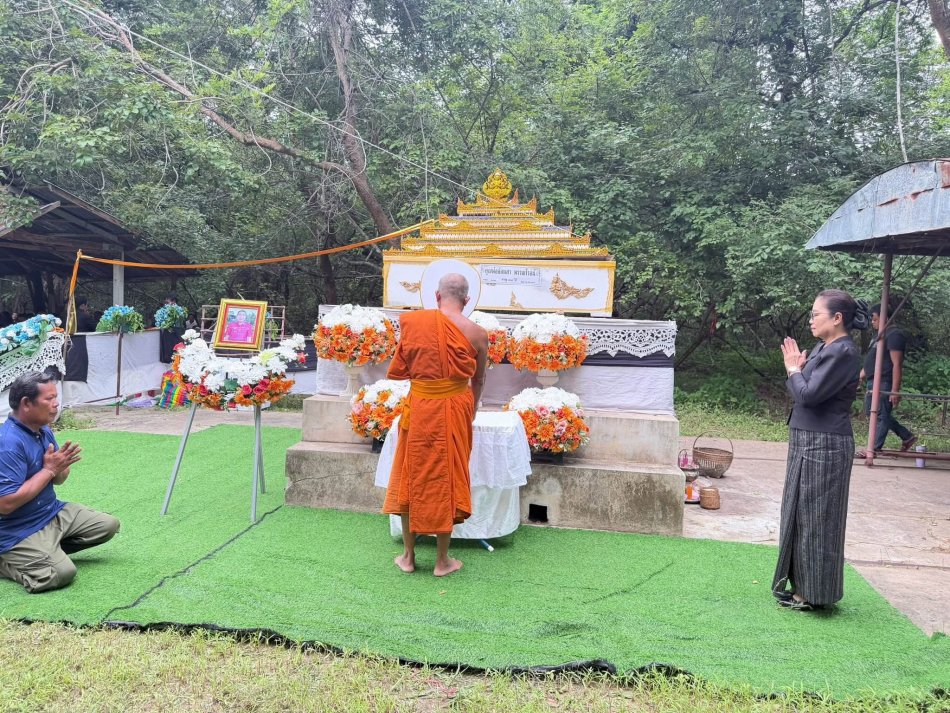  วันที่ 24 สิงหาคม 2569 แสดงความอาลัย ร่วมแสดงความอาลัย นางพรสวรรค์ กิ่งแก้ว นายกองค์การบริหารส่วนตำบลวังสามัคคี พร้อมคณะทีมบริหาร สมาชิกสภาฯ พนักงาน และเจ้าหน้าที่องค์การบริหารส่วนตำบลวังสามัคคี ร่วมแสดงความไว้อาลัยและร่วมงานฌาปนกิจศพ คุณพ่ออ่อนสา พรรณโรจน์  ผู้เป็นคุณพ่อของเจ้าหน้าที่ป้องกันและบรรเทาสาธารณภัย ขอแสดงความเสียใจอย่างสุดซึ้งต่อการจากไปของคุณพ่ออ่อนสา พรรณโรจน์ ขอให้ดวงวิญญาณของท่านไปสู่สุคติ และขอเป็นกำลังใจให้ครอบครัวพรรณโรจน์ผ่านช่วงเวลาแห่งความสูญเสียนี้ไปด้วยความเข้มแข็ง  #ร่วมไว้อาลัย  #ขอแสดงความเสียใจ #องค์การบริหารส่วนตำบลวังสามัคคี  #พลังวังสามัคคี 