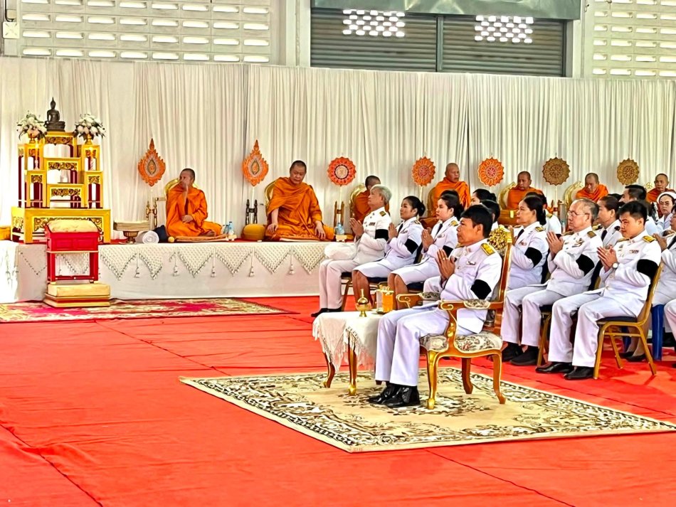  นายกฯ พร้อมหัวหน้าส่วนราชการ ร่วมพิธีทำบุญตักบาตรถวายพระราชกุศลวันที่ ๑๒ สิงหาคม ๒๕๖๙ นางพรสวรรค์ กิ่งแก้ว นายกองค์การบริหารส่วนตำบลวังสามัคคี พร้อมด้วยหัวหน้าส่วนราชการ และผู้บริหาร เข้าร่วมพิธีทำบุญตักบาตรถวายพระราชกุศล เนื่องในวันคล้ายวันพระราชสมภพ พระนางเจ้าสิริกิติ์ พระบรมราชินีนาถ พระบรมราชชนนีพันปีหลวง และวันแม่แห่งชาติ ณ หอประชุมอำเภอโพนทอง ร่วมแสดงความจงรักภักดี และน้อมสำนึกในพระมหากรุณาธิคุณ ทรงพระเจริญ #วันแม่แห่งชาติ #๑๒สิงหาคม๒๕๖๙ #องค์การบริหารส่วนตำบลวังสามัคคี #พลังวังสามัคคี